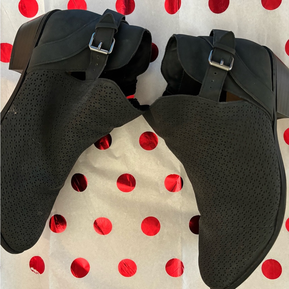 Torrid side buckle booties - 11ww